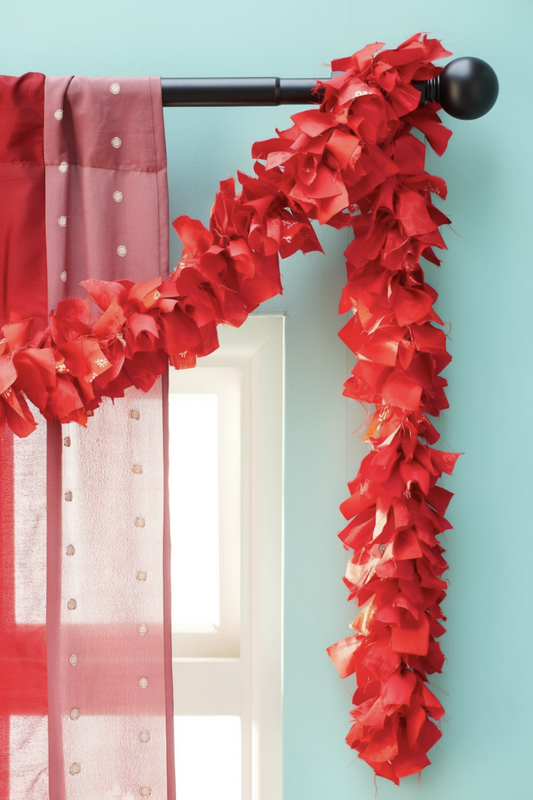 RECYCLED SARI FABRIC GARLAND RED