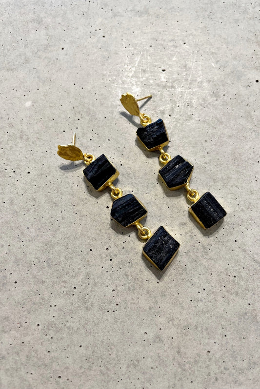 VENUS EARRINGS BLACK