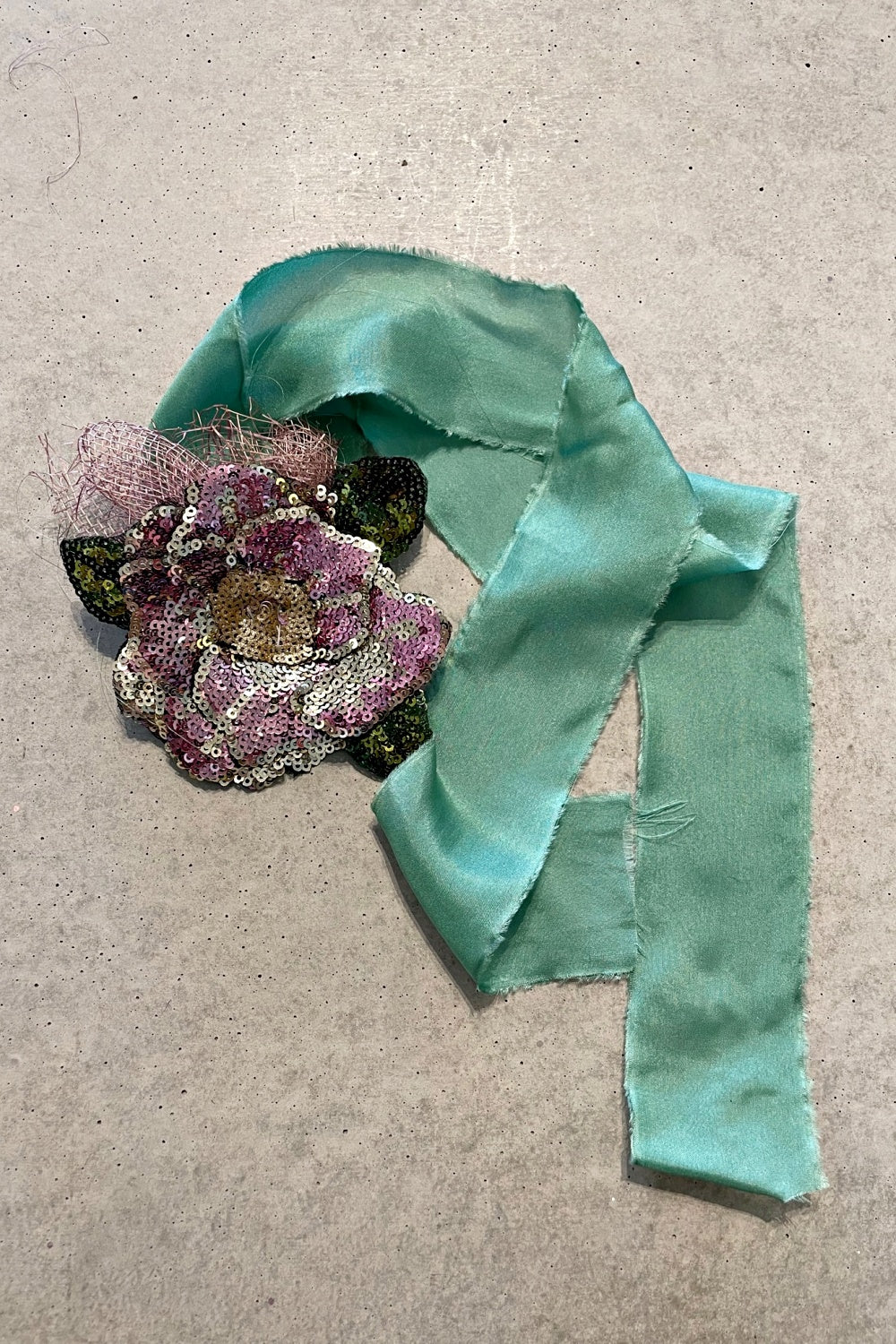VIOLA SASH CORSAGE
